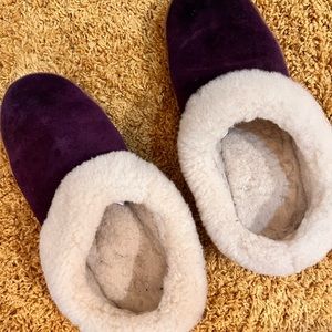 Llbean women’s Sheepskin slippers 7 1/2